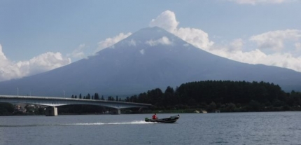 20210724-5-マスターズ河口湖プリプラ3_富士山と赤まむし.JPG